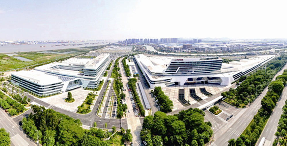 《番禺日?qǐng)?bào)》報(bào)道｜番禺區(qū)汽車(chē)產(chǎn)業(yè)高質(zhì)量發(fā)展推進(jìn)會(huì)暨“一基地一帶兩園”汽車(chē)產(chǎn)業(yè)布局規(guī)劃發(fā)布會(huì)上，企業(yè)家談番禺汽車(chē)產(chǎn)業(yè)發(fā)展